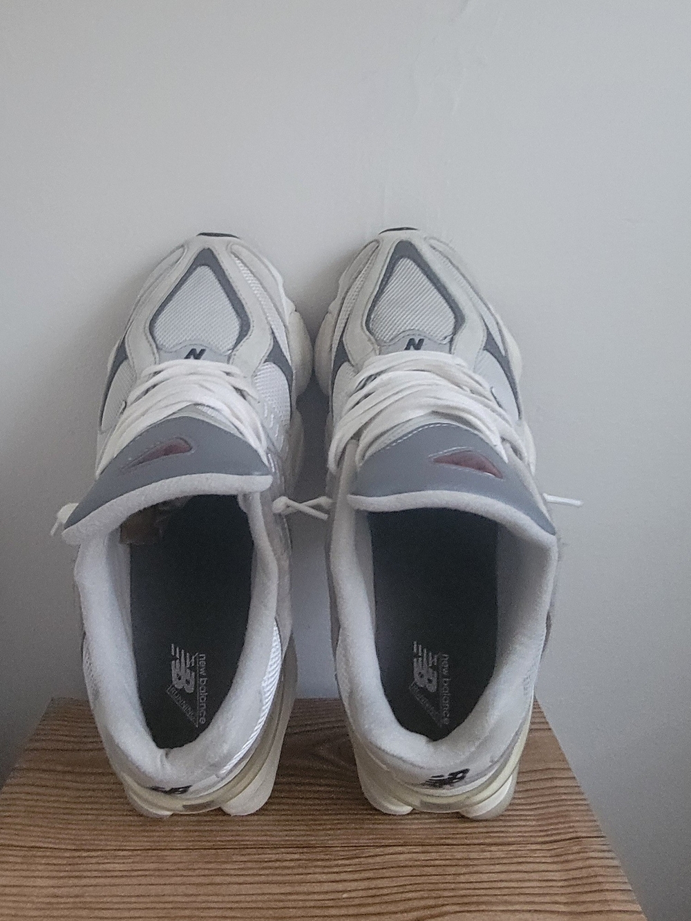 New Balance 9060 U9060GRY Grey White Sneakers Men’s 10.5 Women’s 12